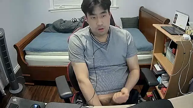 Snapshot of Koreanboy171 chatting on March 13, 3:55 am Koreanboy171 online show from March 13, 3:55 am