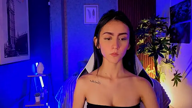 Snapshot of Coralinnee_ chatting on June 16, 2:22 am Coralinnee online show from June 16, 2:22 am