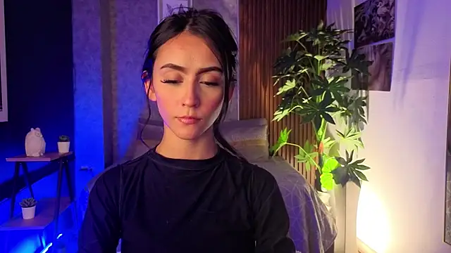 Snapshot of Coralinnee_ chatting on May 8, 2:59 am Coralinnee online show from May 8, 2:59 am