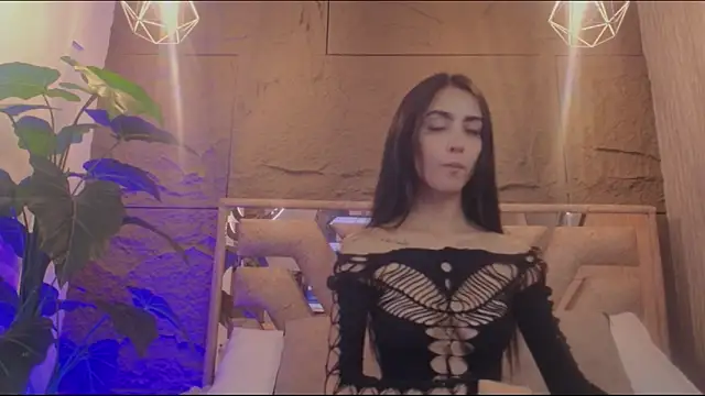 Snapshot of Coralinnee_ chatting on May 14, 4:42 am Coralinnee online show from May 14, 4:42 am
