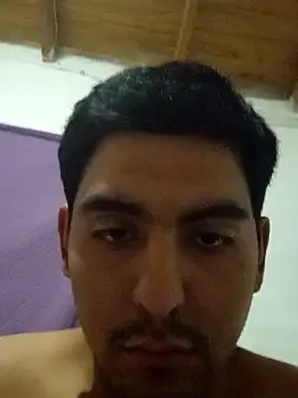 Snapshot of lil_burger chatting on November 21, 6:23 am lil burger online show from November 21, 6:23 am