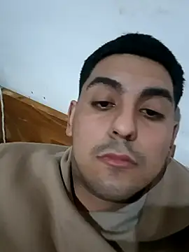 Snapshot of lil_burger chatting on July 21, 5:31 am lil burger online show from July 21, 5:31 am