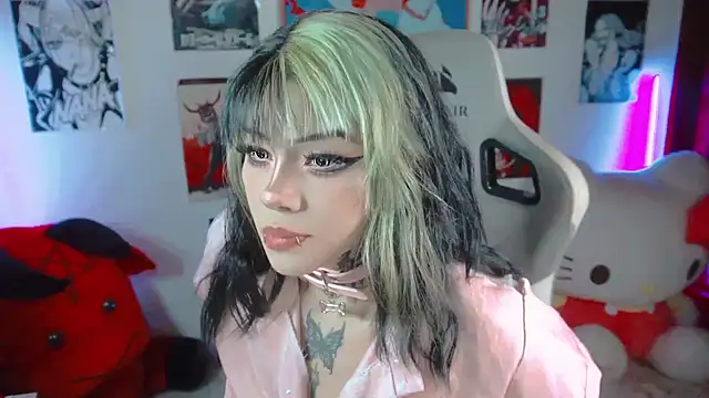 Deadly Doll online show from October 18, 7:49 pm