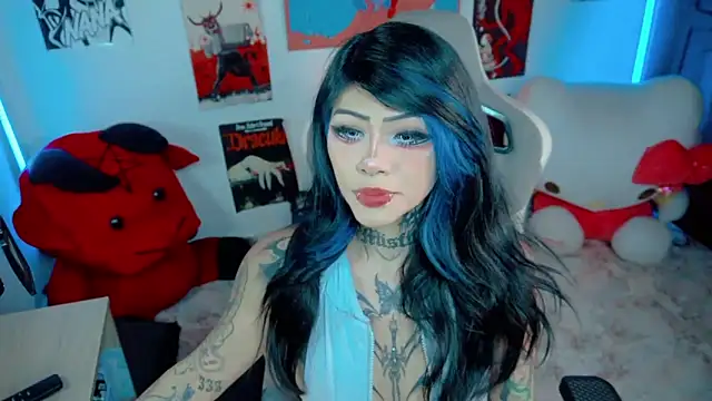 Snapshot of Deadly_Doll chatting on May 7, 10:24 pm Deadly Doll online show from May 7, 10:24 pm