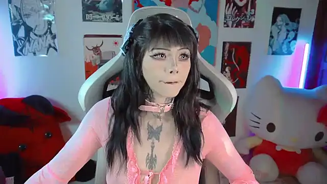 Deadly Doll online show from September 14, 10:32 pm