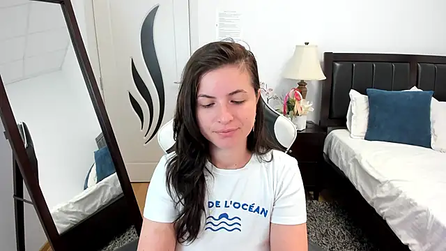 AmyPure  online show from June 19, 4:18 am