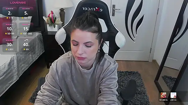AmyPure  online show from April 22, 4:41 am