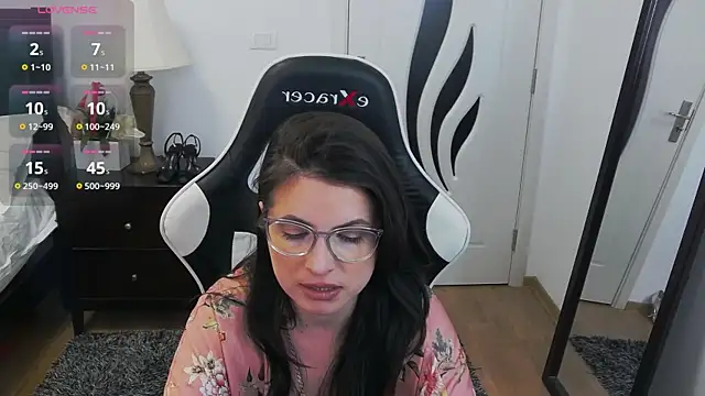 AmyPure  online show from April 14, 7:13 am