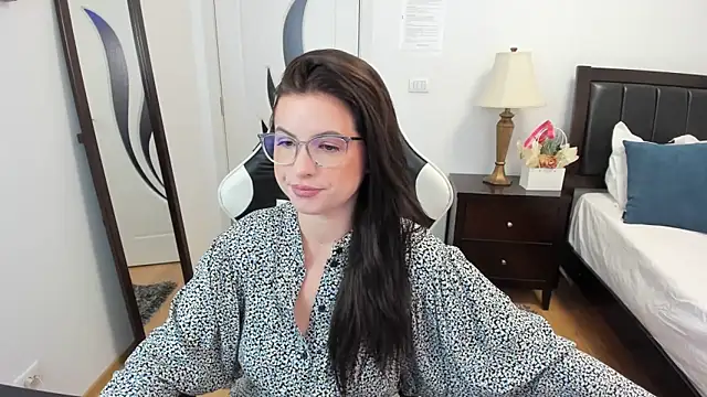 AmyPure  online show from May 7, 4:39 am