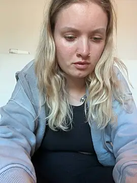 Snapshot of mariemelissah chatting on March 19, 6:01 pm mariemelissah online show from March 19, 6:01 pm