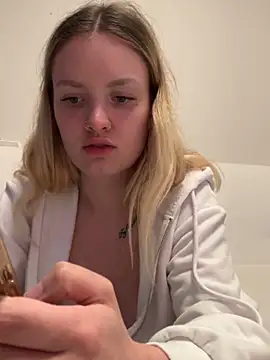 Snapshot of mariemelissah chatting on March 13, 12:56 pm mariemelissah online show from March 13, 12:56 pm