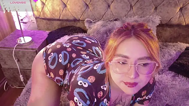 vanesaa blake online show from April 8, 3:30 am