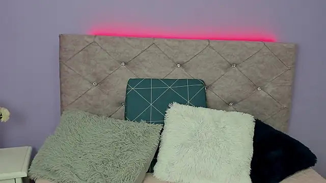 Emily Beicker online show from January 16, 4:38 am