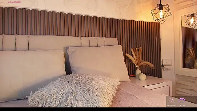 Snapshot of SHANONCLARK chatting on December 18, 7:07 pm SHANONCLARK online show from December 18, 7:07 pm