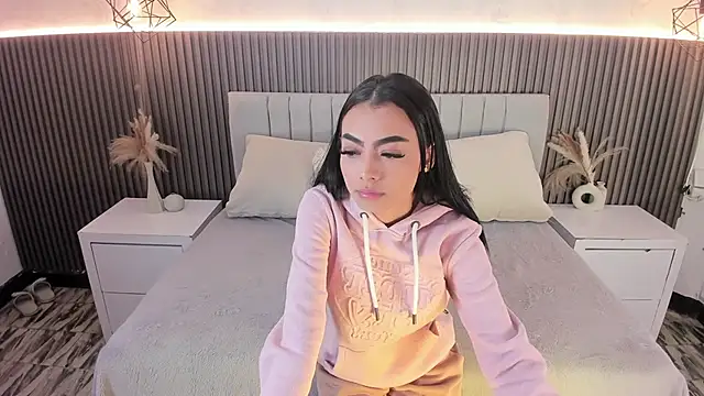 SHANONCLARK online show from September 18, 7:06 pm