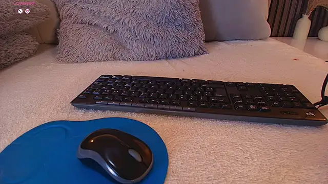 SHANONCLARK online show from November 30, 11:11 am