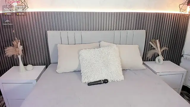 SHANONCLARK online show from September 19, 7:07 pm