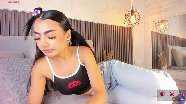 SHANONCLARK online show from November 22, 6:07 pm