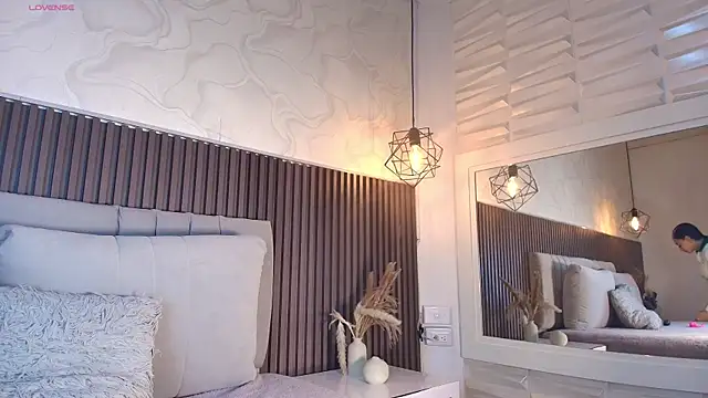 Snapshot of SHANONCLARK chatting on February 16, 7:01 pm SHANONCLARK online show from February 16, 7:01 pm