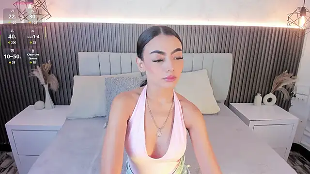 SHANONCLARK online show from October 4, 6:09 pm