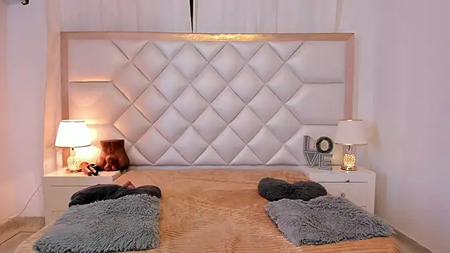 brittany069 online show from March 5, 9:43 pm