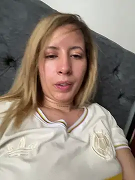 Snapshot of marthina_thompsson chatting on July 4, 10:36 pm marthina thompsson online show from July 4, 10:36 pm