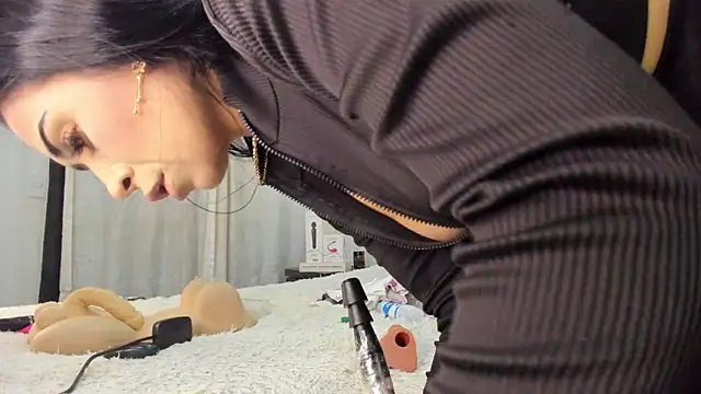 AntonelaNeri online show from October 22, 1:21 pm