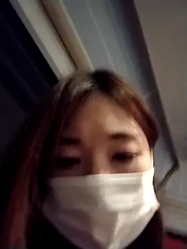 Snapshot of Love_me_Eri_ chatting on December 5, 9:52 am Love me Eri online show from December 5, 9:52 am