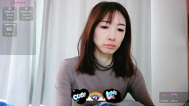 Snapshot of Love_me_Eri_ chatting on November 3, 1:11 am Love me Eri online show from November 3, 1:11 am