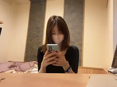 Snapshot of Love_me_Eri_ chatting on November 11, 11:20 pm Love me Eri online show from November 11, 11:20 pm