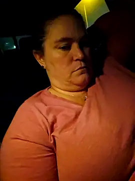 Snapshot of Thegreatestshowonearth410 chatting on February 18, 12:19 am Thegreatestshowonearth410 online show from February 18, 12:19 am