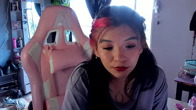 Snapshot of annie_walker6 chatting on June 9, 9:49 pm annie walker6 online show from June 9, 9:49 pm