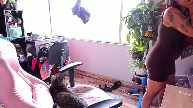 annie walker6 online show from April 10, 7:43 pm