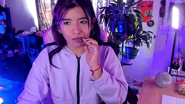 Snapshot of annie_walker6 chatting on February 17, 7:22 pm annie walker6 online show from February 17, 7:22 pm