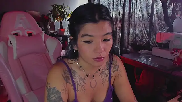 annie walker6 online show from October 9, 5:35 pm