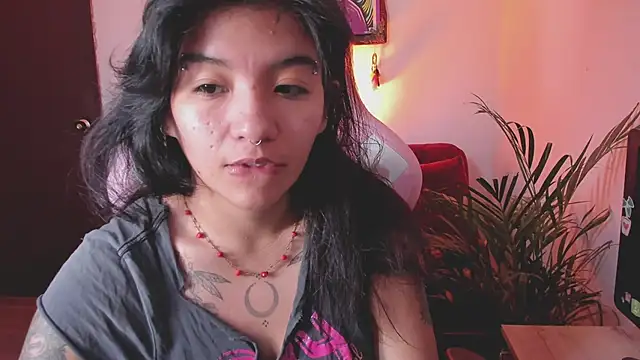 annie walker6 online show from December 3, 6:44 pm