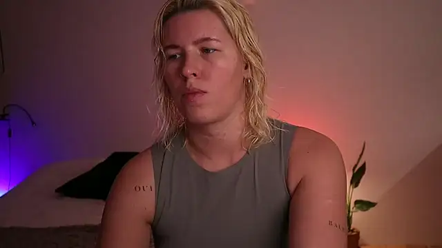 moonamii online show from January 23, 3:22 pm