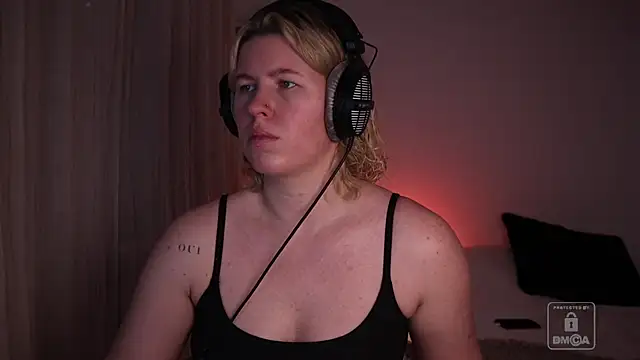 moonamii online show from January 9, 6:59 pm