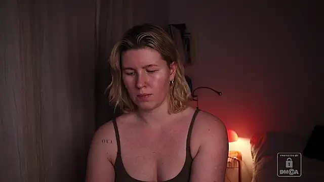 moonamii online show from January 31, 9:13 pm