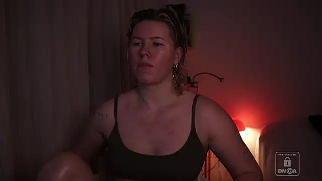 moonamii online show from January 13, 5:28 pm