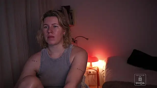 moonamii online show from January 14, 7:28 pm