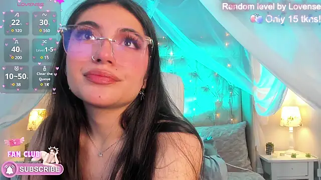 Snapshot of Ellie_Jhonson__ chatting on February 23, 8:39 am Ellie Jhonson   online show from February 23, 8:39 am