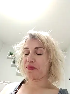 Linda Gregory online show from November 3, 11:19 pm