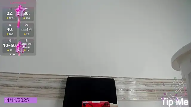 Kimberly House online show from November 11, 9:31 pm