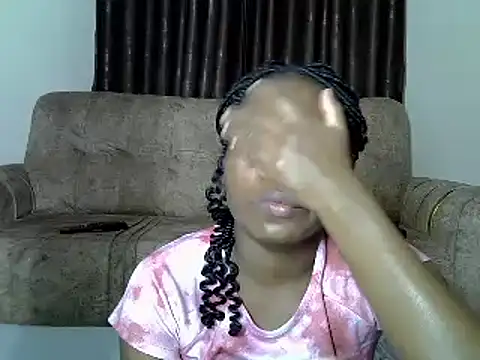 Snapshot of AurelAda chatting on November 12, 11:52 pm AurelAda online show from November 12, 11:52 pm