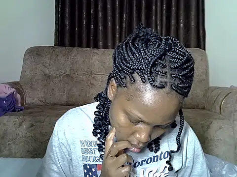 Snapshot of AurelAda chatting on November 4, 11:19 pm AurelAda online show from November 4, 11:19 pm