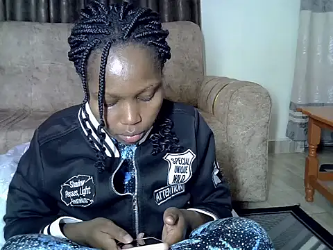 Snapshot of AurelAda chatting on November 18, 11:15 pm AurelAda online show from November 18, 11:15 pm