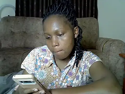 Snapshot of AurelAda chatting on November 28, 11:49 pm AurelAda online show from November 28, 11:49 pm