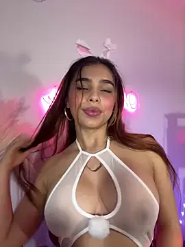 Snapshot of crisbell_lopez chatting on October 25, 1:05 am crisbell lopez online show from October 25, 1:05 am