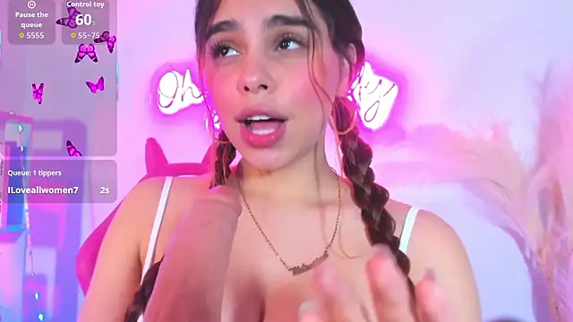 Snapshot of crisbell_lopez chatting on February 19, 12:40 am crisbell lopez online show from February 19, 12:40 am